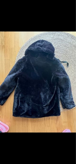 Abrigo de pelo negro