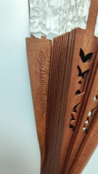 Abanico de novia de encaje blaco y vrillje español