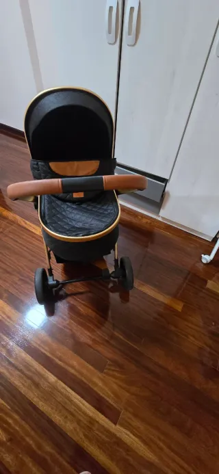 Cuna y carrito de bebé casi nuevos