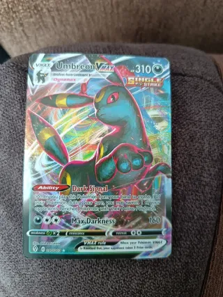 Carta Pokémon Umbreon VMAX 095/203
