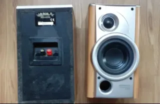 Altavoces Kenwood Marrones y Plateados