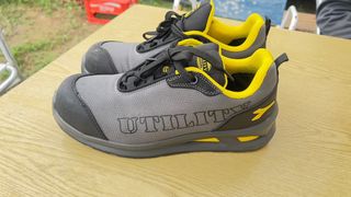 Botas de construcción Diadora grises y amarillas