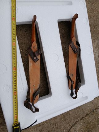 Patines de hielo antiguos de madera