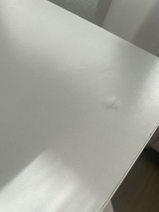 Mesa de salón cuadrada blanca