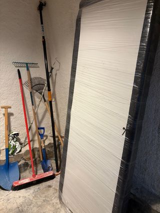 Puerta maciza ciega abatible interior