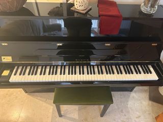 Piano Samick JS-042 con banqueta