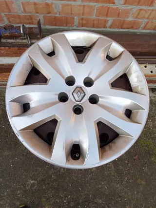 Llantas Renault 17 Pulgadas con tapacubos