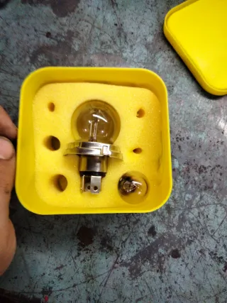 Caja Bombillas Haye Seat 133