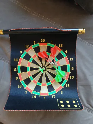 Diana magnética con dardos