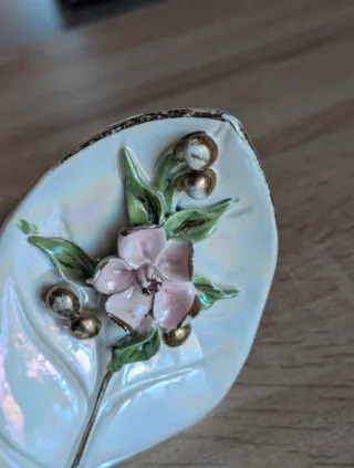 Vassoio e portatovaglioli in porcellana