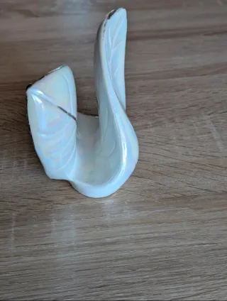 Vassoio e portatovaglioli in porcellana