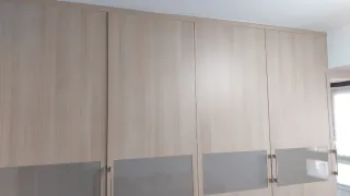 Armario 5 módulos madera y cristal