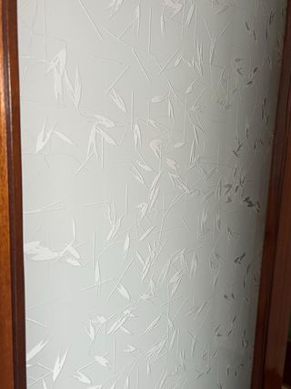 Puerta abatible con cristal decorado. Hoja 72cm