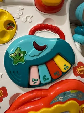 Andador bebé con actividades