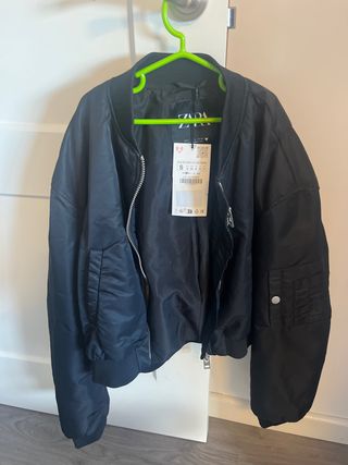 Cazadora Bomber Zara Negra Talla S