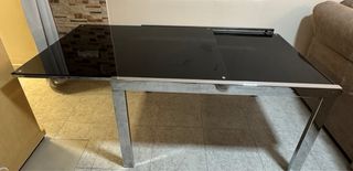 URGE MESA de comedor extensible cristal y metal