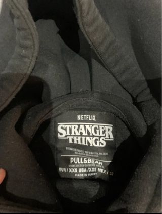 Sudadera Stranger Things Negra Multicolor