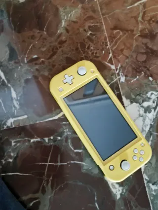 Nintendo Switch Lite Amarillo