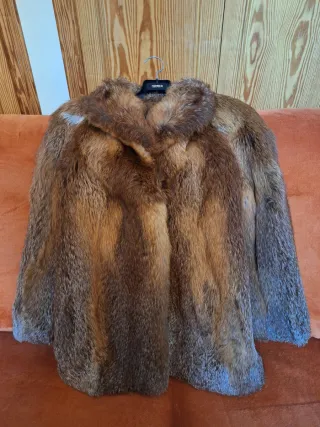 Chaquetón de zorro beige y marrón