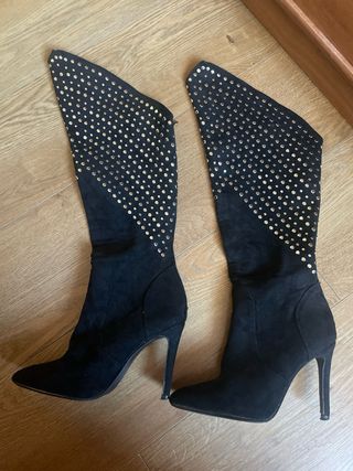 Botas altas mujer negras con tachuelas,regalo otra