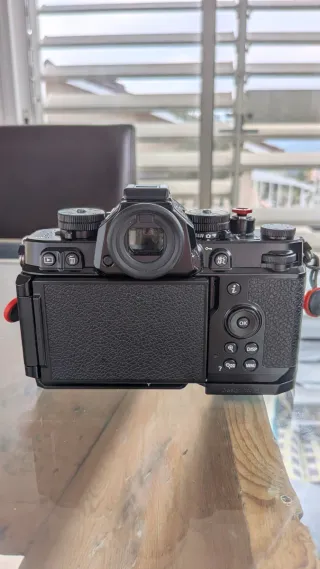 Nikon ZF + Objetivo 40mm f2