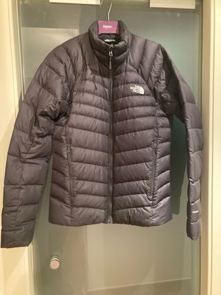 Anorak pluma ligera. Buen estado.