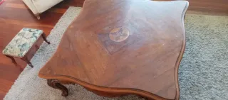 Mesa de salón de nogal maciza y raíces medidas