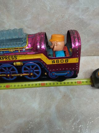 Tren de chapa vintage