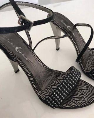 Elegantes sandalias tacón con piedras Swarowsky