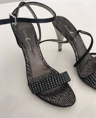 Elegantes sandalias tacón con piedras Swarowsky