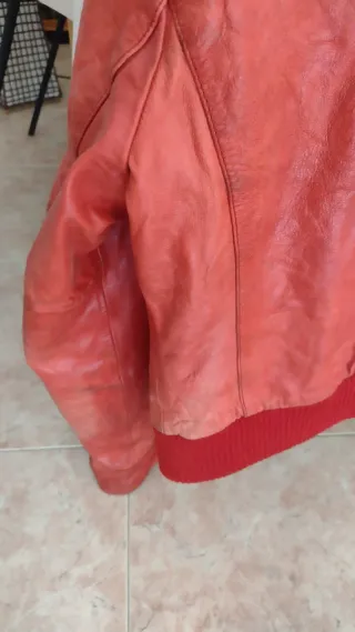 Chaqueta/cazadora de cuero roja
