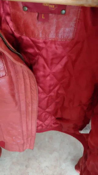 Chaqueta/cazadora de cuero roja