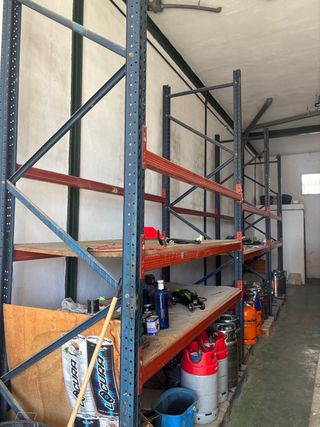 Estanterías metálicas Y las verdes de hierro