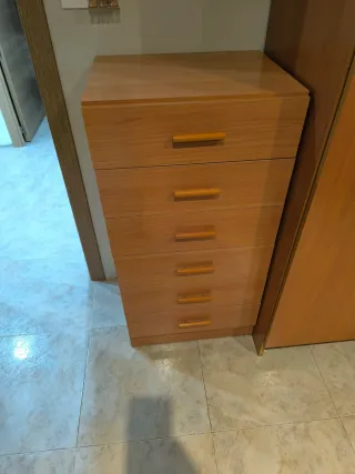 Cómoda de madera