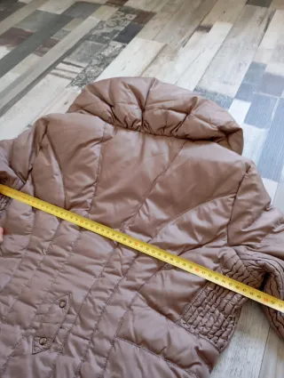 Abrigo largo marrón acolchado