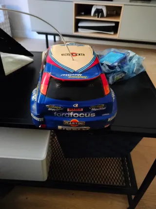 (No funciona) Coche RC Ford Focus Martini Racing