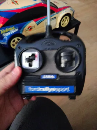 (No funciona) Coche RC Ford Focus Martini Racing