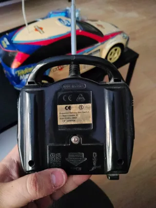 (No funciona) Coche RC Ford Focus Martini Racing