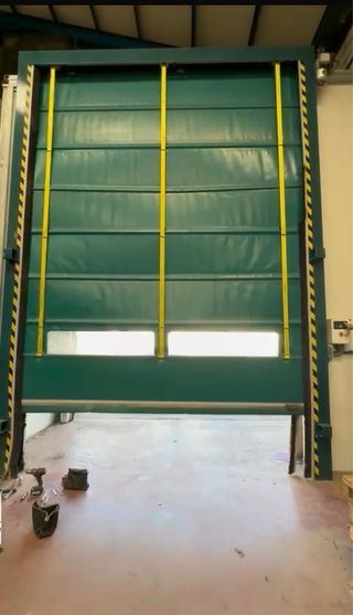 Cortina corredera exterior casi nueva