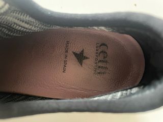 Zapatos cuña grises y blanco