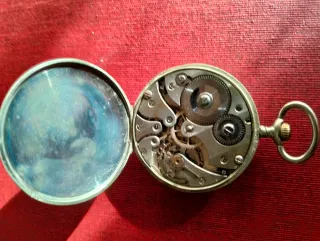 Reloj de bolsillo antiguo.