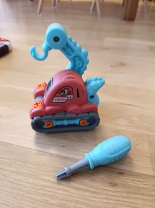 Grúa de juguete para desarmar