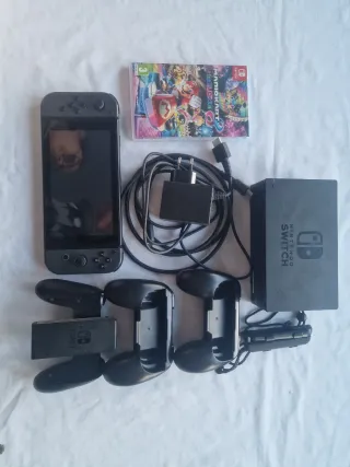 Nintendo Switch + Mario Kart 8 Deluxe