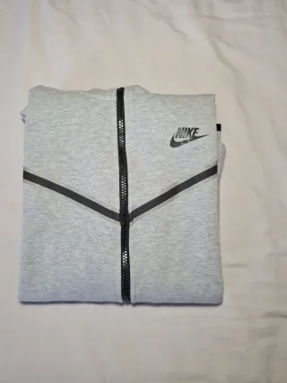 Sudadera Nike Tech Gris