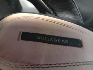 Zapatos tacón Pull&Bear negros