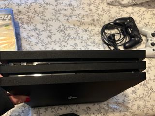 Consola PS4 PRO 1TB + 2 Mandos + 6 Juegos (FC24)