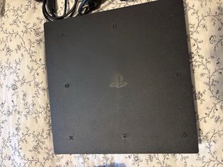 Consola PS4 PRO 1TB + 2 Mandos + 6 Juegos (FC24)