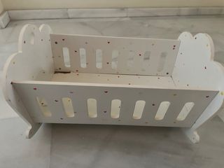 Cuna de muñeca unicornio El Corte Inglés madera