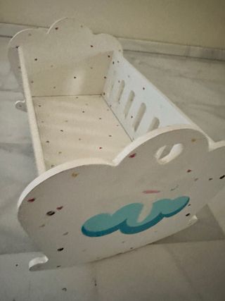 Cuna de muñeca unicornio El Corte Inglés madera