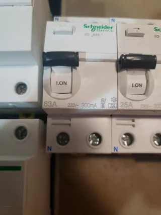 Diferenciales Schneider Electric